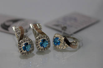 Серебряный комплект с золотыми 375 пробы и вставками фианита