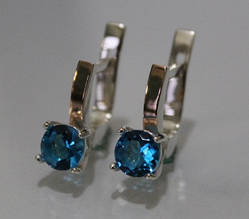 Серьги с золотыми вставками  и фионитами