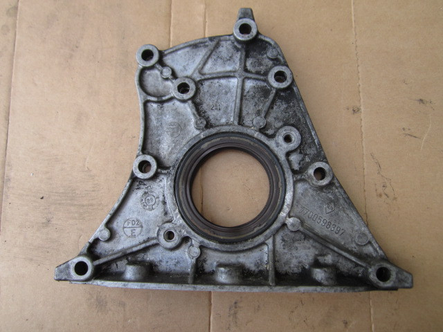 Задня кришка коленвала 7700598397 Volvo 340 1.6 d D16 Renault