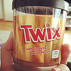 Шоколадна паста Twix With Crunchy Biscuit Pieces з карамеллю і шматочками печива, 200 г., фото 5