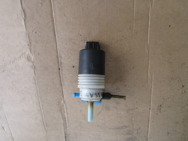 Насос омивача скла 1H6955651 VW Passat B4 Golf Polo Seat
