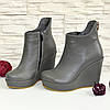 Сірі шкіряні черевики жіночі на платформі, декоровані блискавкою, фото 9