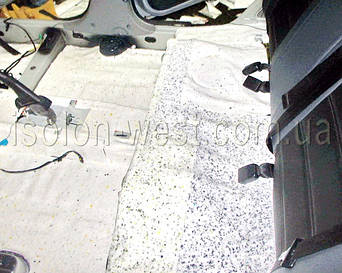 Как войлок, так и Бибитон хорошие и теплоизоляторы, и шумоизоляторы.