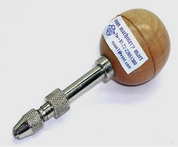 Цанговий затискач на дерев'яній ручці