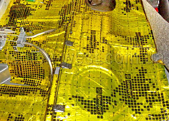 Еще под крепления сидений можно налепить антискрип.