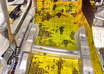 Когда все тщательно приклеено и прикатано можно стелить Бибитон.