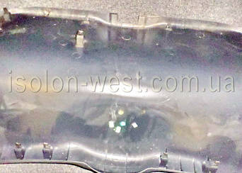 Пластиковую панельку тоже нужно хорошо обработать.