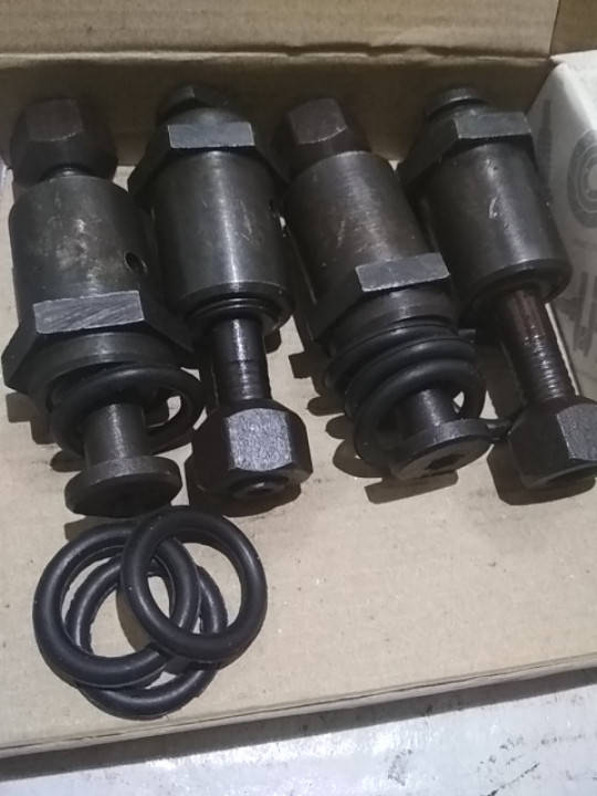 

Резьбовой комплект ГАЗ 24 24-2904000-01
