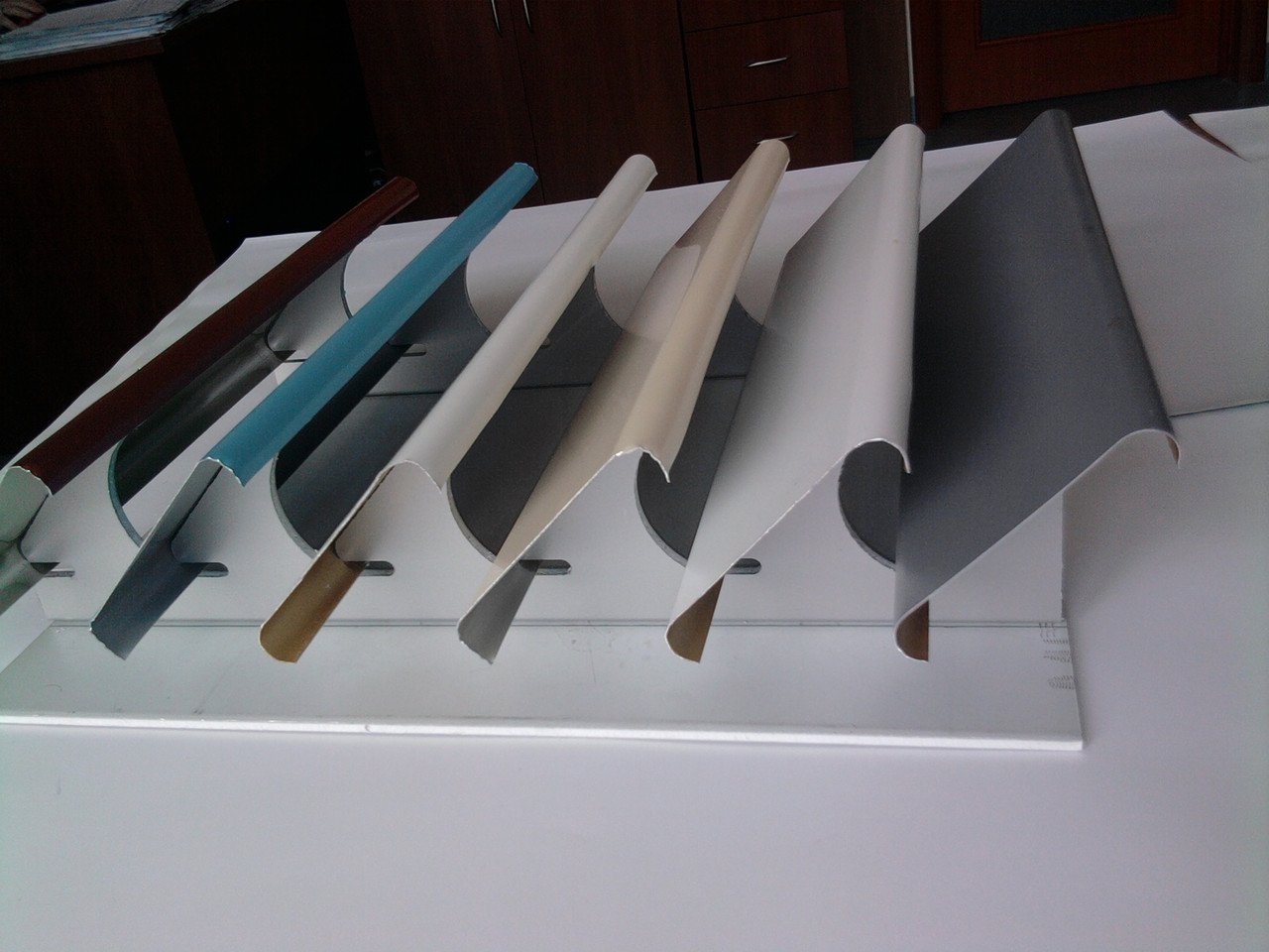 Алюмінієва стеля тип "жалюзі"