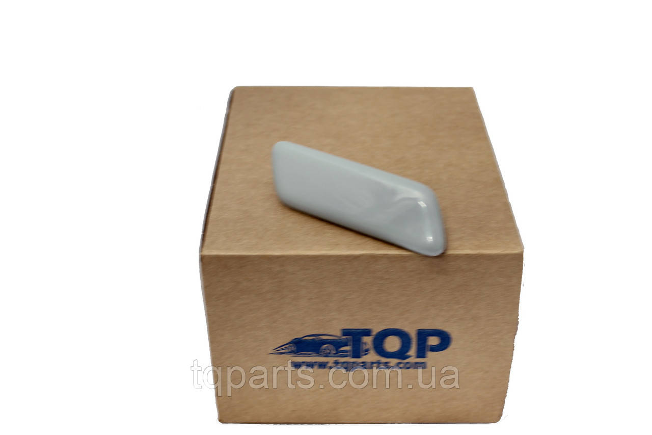 Кришка форсунки прав., Накладка форсунки бамперу 85044-42080-C0 для Toyota Rav4 09-13, 8504442080C0