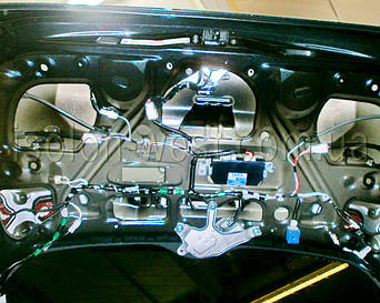 Дверь багажного отсека очень трудно изолировать. Но нужно.