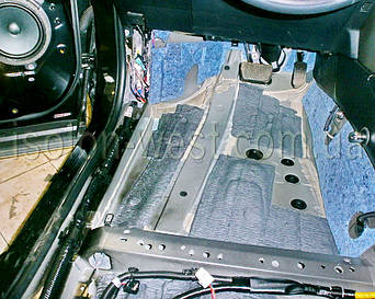 Видим, что и виброизоляция есть и шумоизоляция есть. Но ее столько, будто украли) Нужно намного больше.