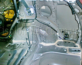 Все нужно протереть и обезжирить.