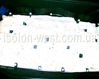 И потом клеим слой шумопоглотителя.