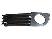 Решітка в бампер ліва Audi A6 C5 01-03 рр.