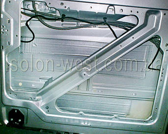 Провода и другие места обрабатываем антискрипом.