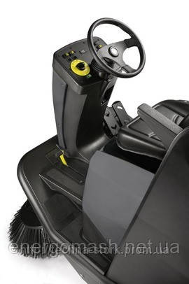 Подметальная машины с сидением водителя Karcher KM 120/150 R P 2SB - фото 4 - id-p38597803