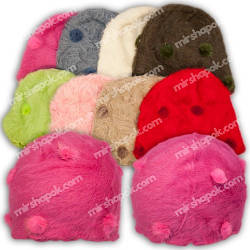 Шапочка ангорова з помпончиками