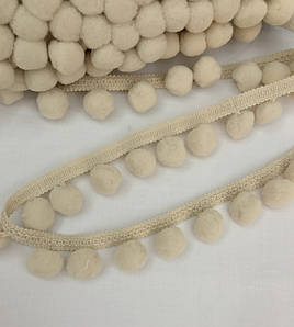 Тасьма з помпонами бежева 20 мм