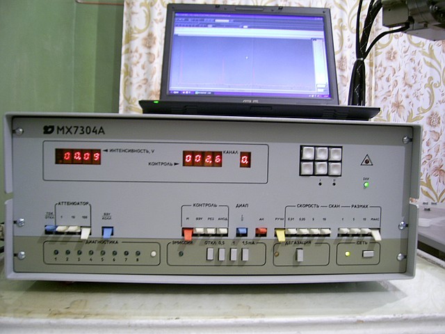 Газовий мас-спектрометр МОНОПОЛЬ (модернізований аналог МХ-7304А)