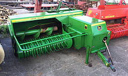 Прес-підбірник John Deere 332 (3)