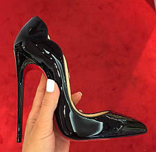 Жіночі чорні лаковані туфлі-човники Christian Louboutin Hot Chick Лабутени 12 см з червоною підошвою лаковані лодочки Лабутен, фото 3