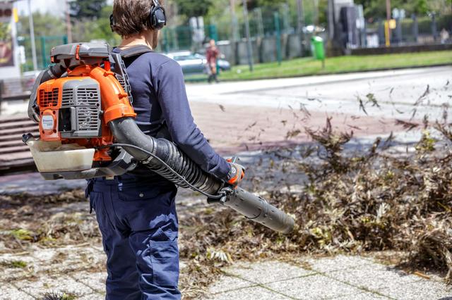 Ранцевая бензиновая воздуходувка Husqvarna Ранцевая бензиновая воздуходувка Husqvarna