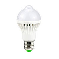 Лампа світлодіодна з датчиком руху LED E27 6500K 7W матова ST543