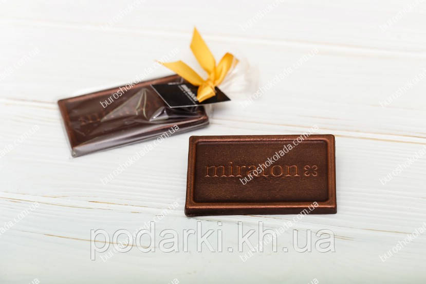 Брендована шоколадна фігура з логотипом
