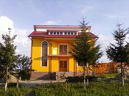 Ще один з перших будинків