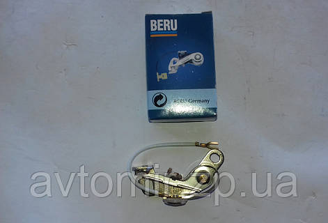 3D кеуде GIF Жас аққұбаның кискасының үлкен пландағы порнофотосуреттері