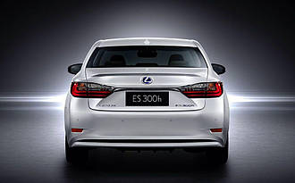 Спойлер багажника (сабля, лип спойлер) Lexus ES 2012+ г.