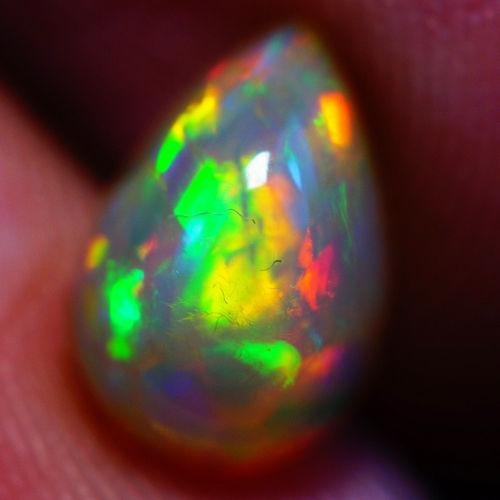 Кабошон опал 1.21 CT 9 х 6 мм
