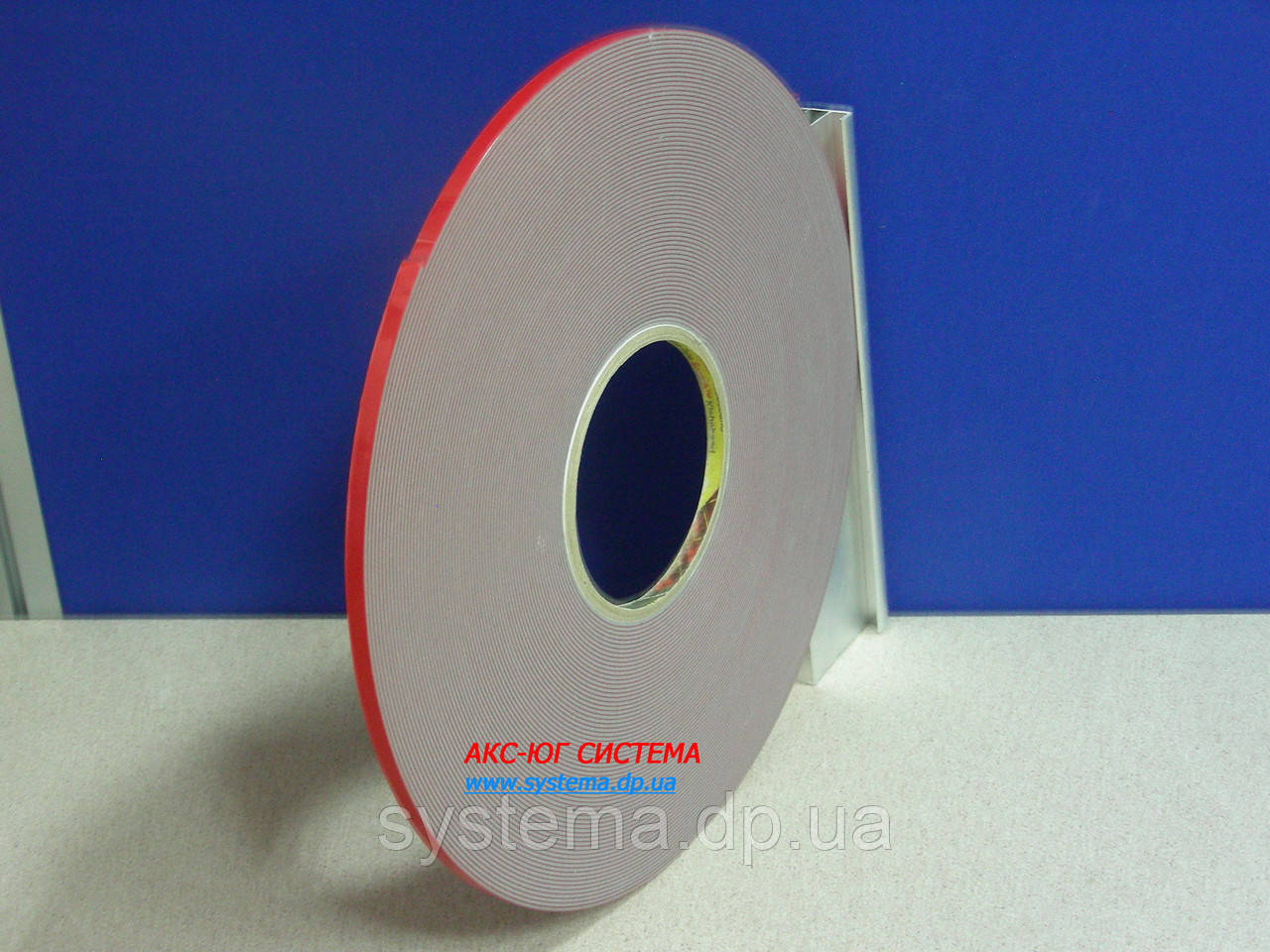 3M™ VHB™ 4941F - Двосторонній монтажний скотч 3М для зовнішніх і внутрішніх робіт, 6,0х1,1 мм, рулон 33 м
