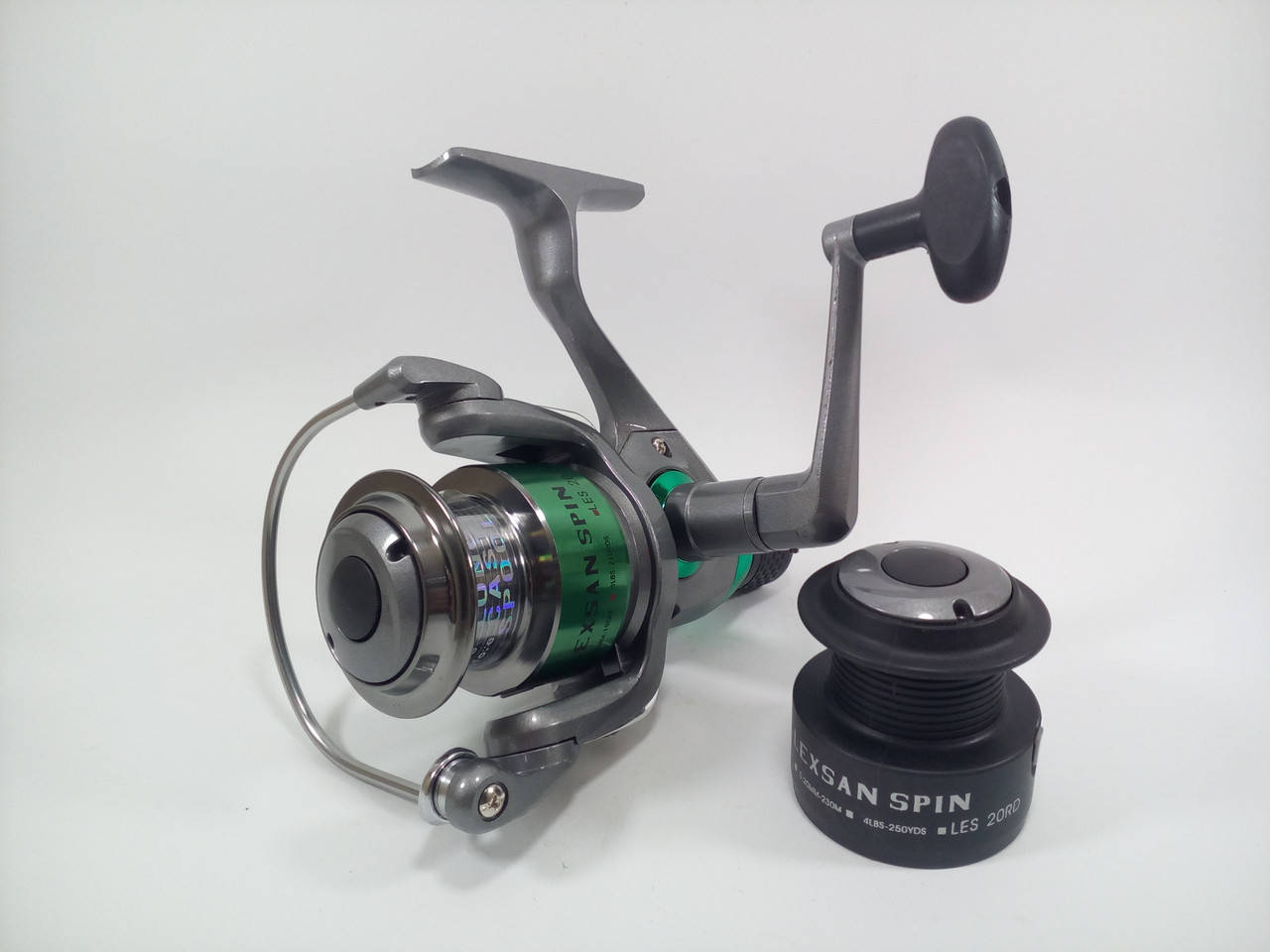 

Катушка рыболовная EOS LEXCAN LES 20RD 3+1bb, Темно-серый