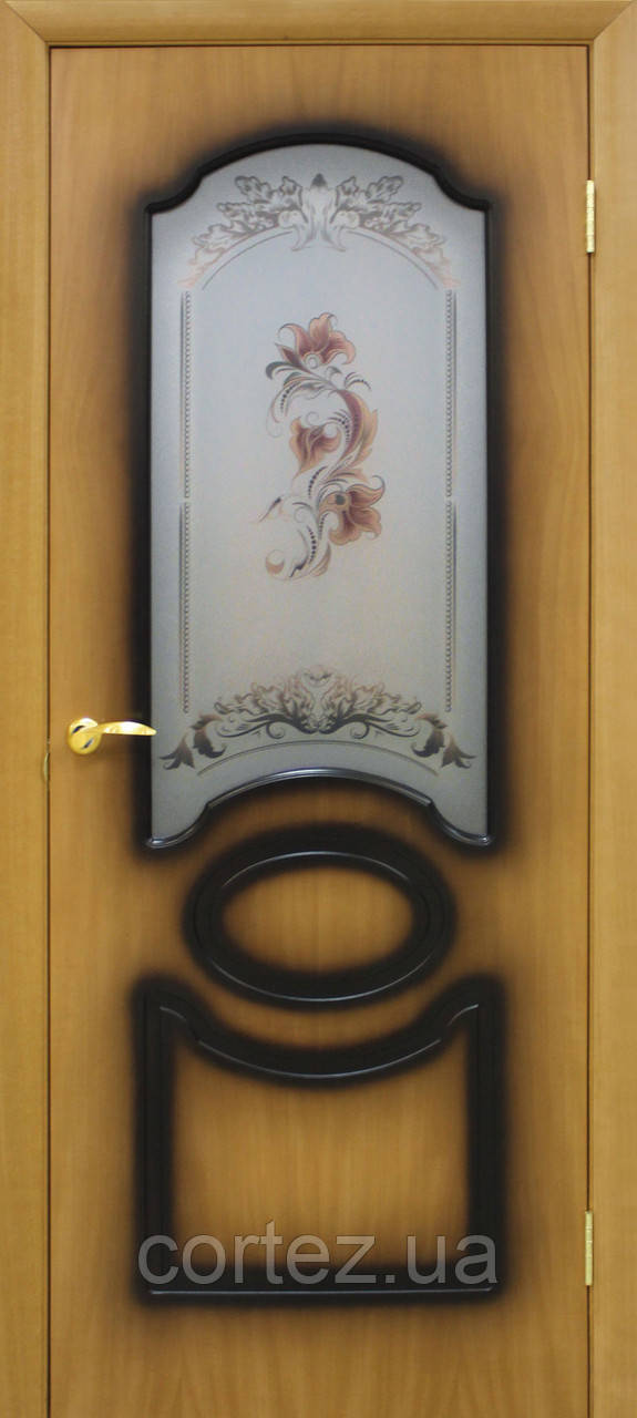 Міжкімнатні двері ПВХ Вікторія СС квітка горіх міланський