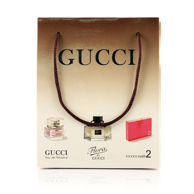 Gucci адресован для женщин, которые очень жизнерадостны и любят находится в центре всеобщего внимания. 