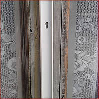 Как монтировать теплосберегающую пленку на раму окна кабель-каналом для электропроводки.
Перед тем, как приступить к монтажу теплосберегающей пленки, советуем запастись: ножницы; канцелярский нож; бытовой фен, кабель-канал для монтажа электропроводк