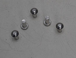 Заклепки під молоток Ф5 із напівкруглою голівкою DIN 660 (сталь)