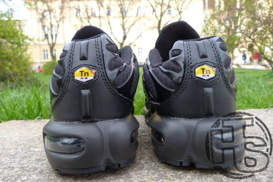 靴 Nike Air Max Plus \"Triple Black\" Nike Air Max Plus Triple Black - 604133-050-A - Купить, Цена