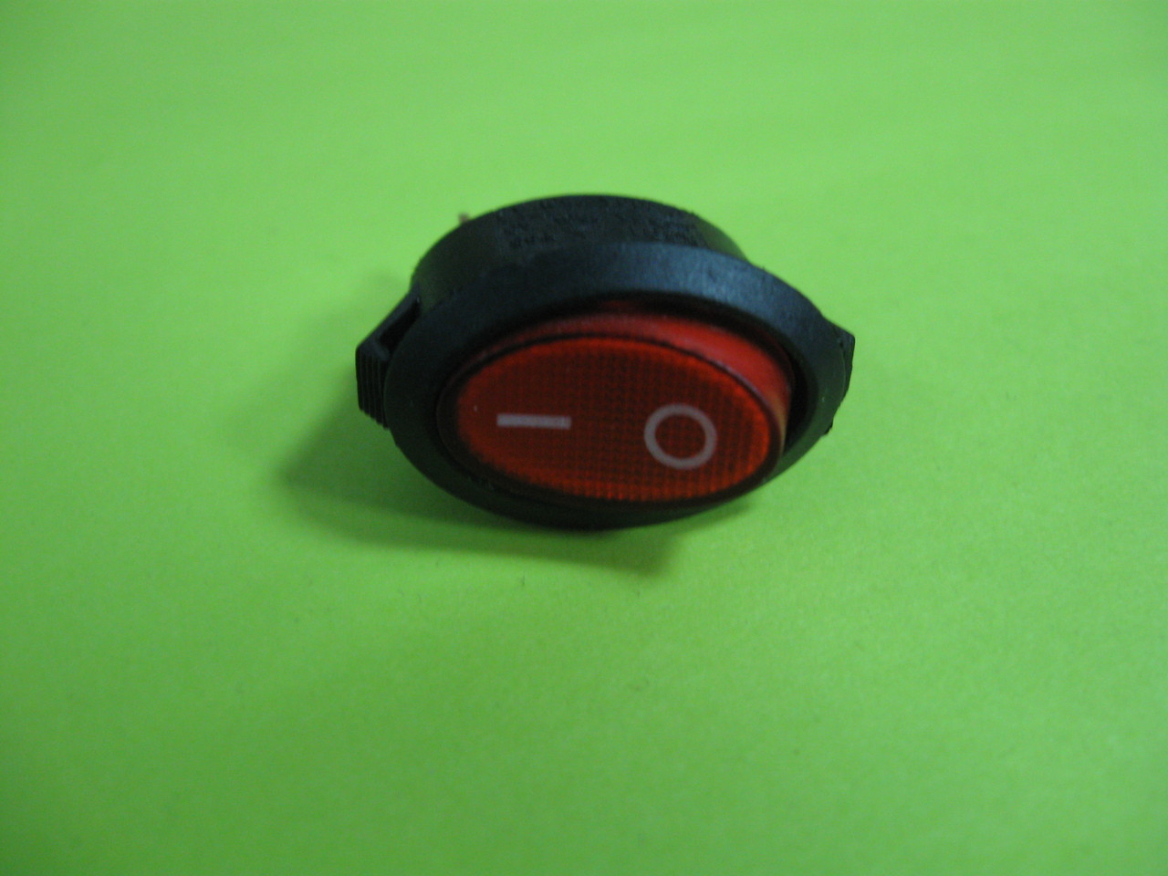 Кнопковий вимикач овальний 13,0 * 22,5 мм з підсвічуванням