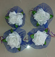 Квіти на ручки весільного авто (біла троянда+синій фатин) 4 шт.