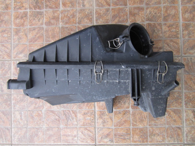 Корпус повітряного фільтра 97BB9600AD Ford Mondeo 1.6 b 1.8 b 2.0 b Mk1 Mk2 1993-2001