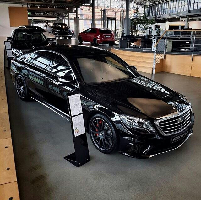 Інформаційна POS-стійка для автосалонів під замовлення Mercedes-Bens, фото 1