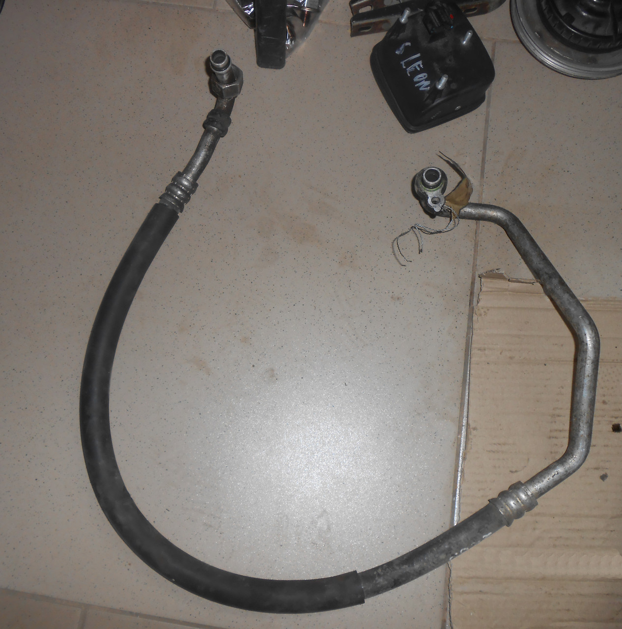 Патрубок клімату, пошкоджений Mazda 626 GF GW