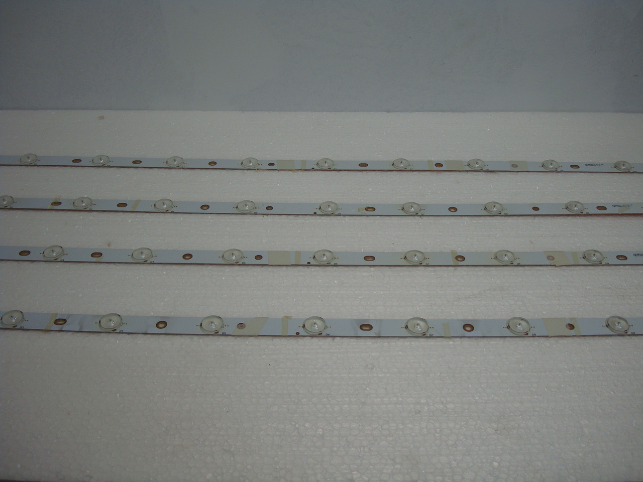 Підсвітка LED GJ-400-DLEDIV-D611-V4 E349376 для телевізора Philips 40" 40PFS5709 , фото 1