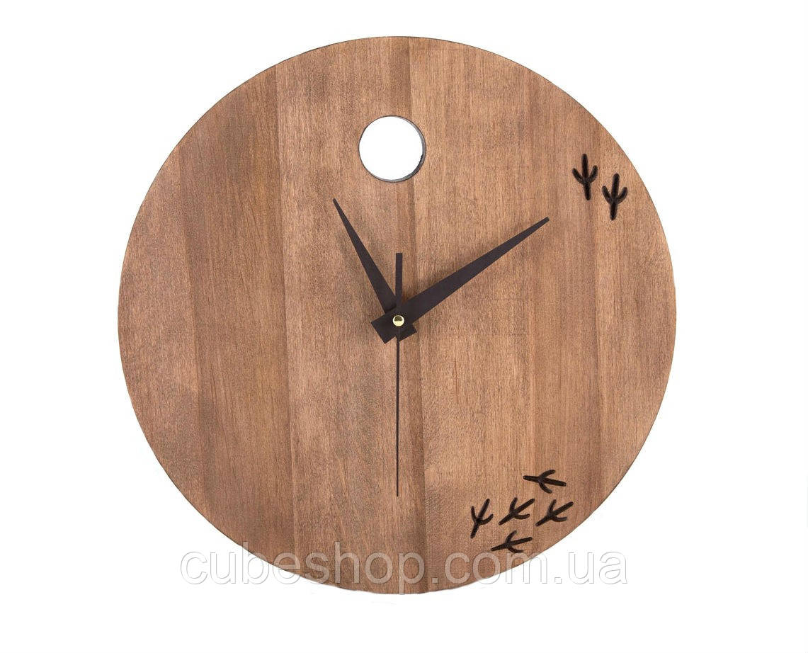 Настінний годинник Тут був лялька