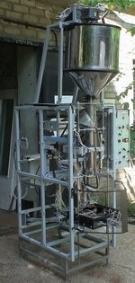 Автомат фасувно-паковічний шнековий для фасування порошкуватих.