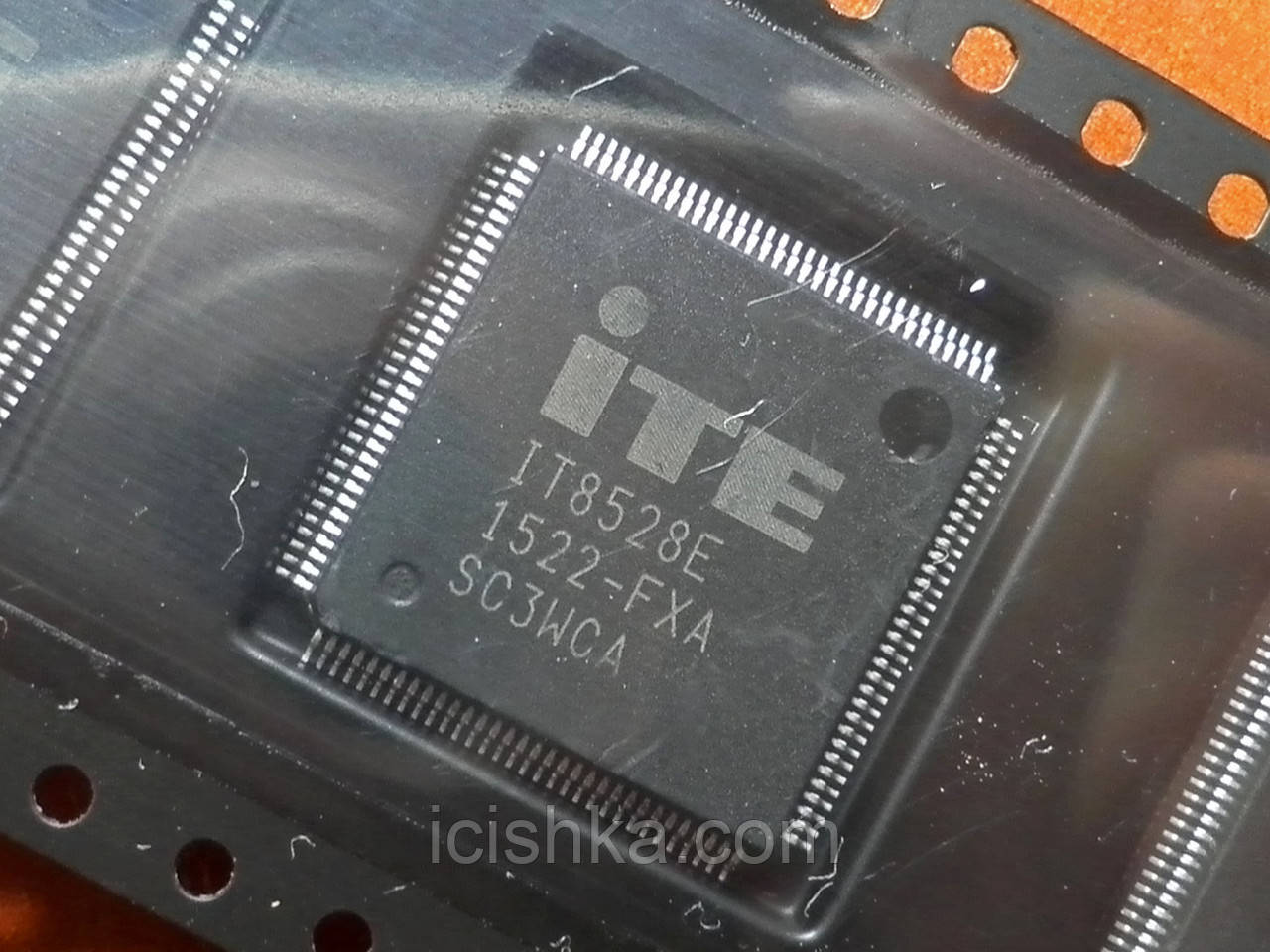 ITE IT8528E FXA — Мультиконтролер