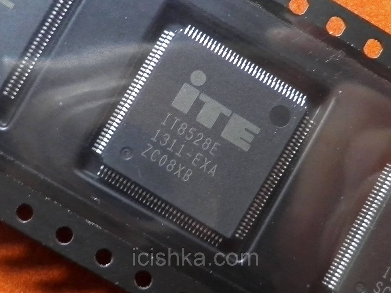 ITE IT8528E EXA — Мультиконтролер